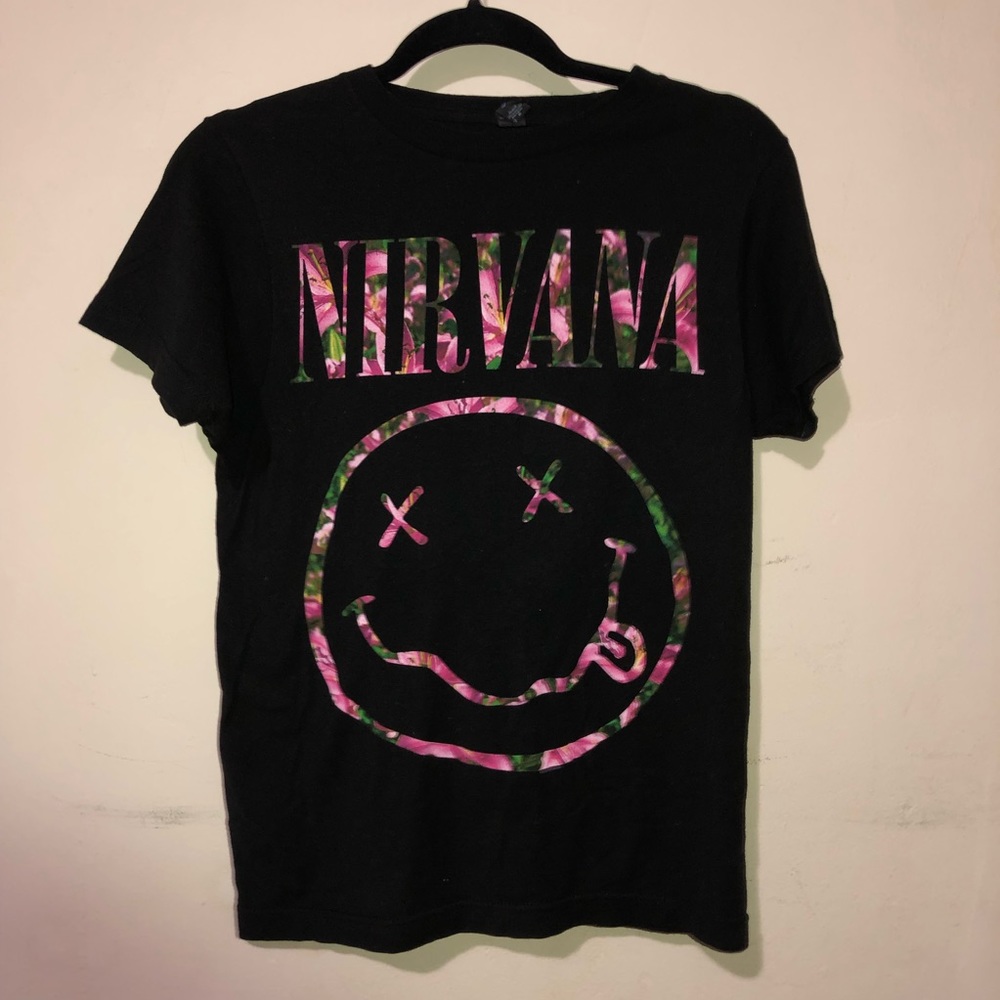 Hot Topic Black and Purple Nirvana Tee Shirt